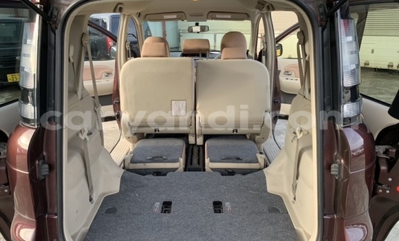 Buy Used Toyota Sienta Red Car in Livingstone in Zambia Buy Used Toyota Sienta Red Car in Livingstone in Zambia