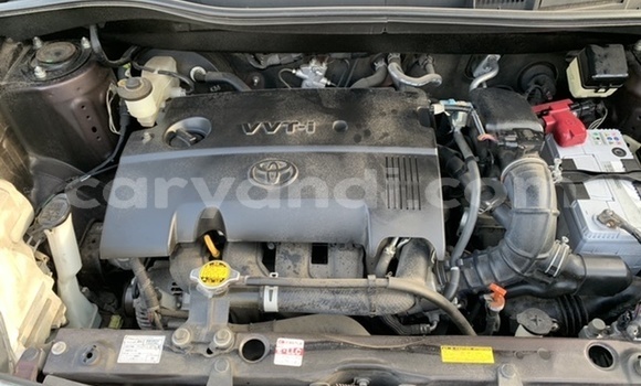 Buy Used Toyota Sienta Red Car in Livingstone in Zambia Buy Used Toyota Sienta Red Car in Livingstone in Zambia
