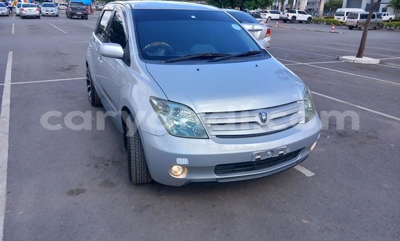 Acheter Occasion Voiture Toyota IST Gris à Lusaka, Zambie