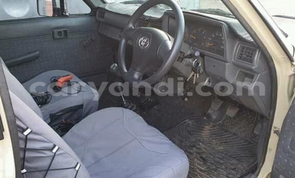 Acheter Occasion Voiture Toyota Hilux Beige à Isoka, Nord Acheter Occasion Voiture Toyota Hilux Beige à Isoka, Nord