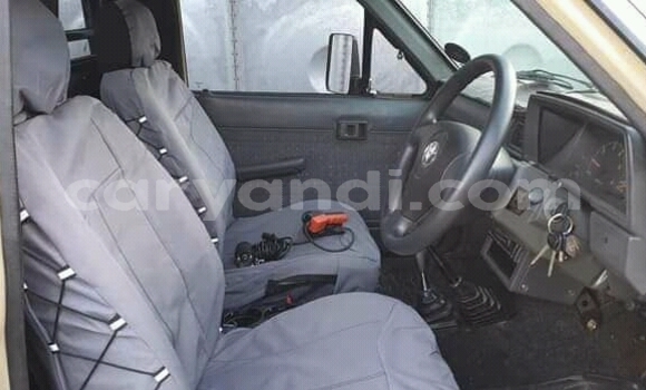 Acheter Occasion Voiture Toyota Hilux Beige à Isoka, Nord Acheter Occasion Voiture Toyota Hilux Beige à Isoka, Nord