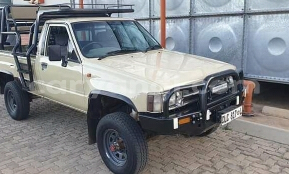 Acheter Occasion Voiture Toyota Hilux Beige à Isoka, Nord Acheter Occasion Voiture Toyota Hilux Beige à Isoka, Nord