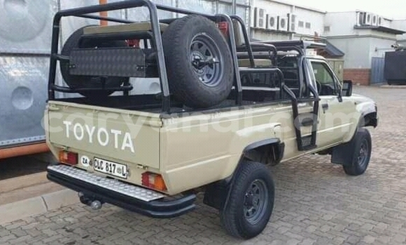 Acheter Occasion Voiture Toyota Hilux Beige à Isoka, Nord Acheter Occasion Voiture Toyota Hilux Beige à Isoka, Nord