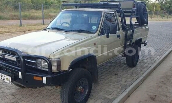 Acheter Occasion Voiture Toyota Hilux Beige à Isoka, Nord Acheter Occasion Voiture Toyota Hilux Beige à Isoka, Nord