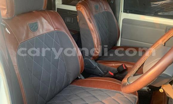 Acheter Occasion Voiture Toyota Land Cruiser Beige à Isoka, Nord Acheter Occasion Voiture Toyota Land Cruiser Beige à Isoka, Nord