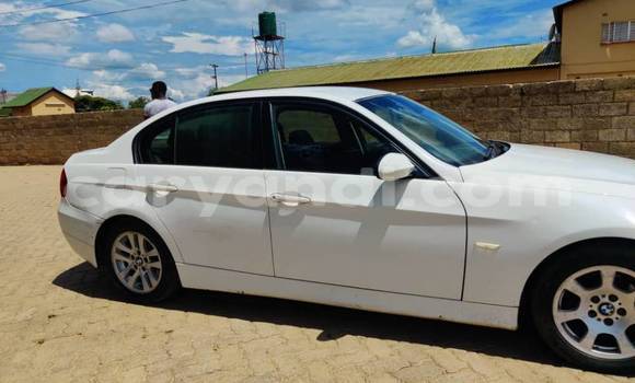 Acheter Occasion Voiture BMW 3–Series Blanc à Lusaka, Zambie Acheter Occasion Voiture BMW 3–Series Blanc à Lusaka, Zambie