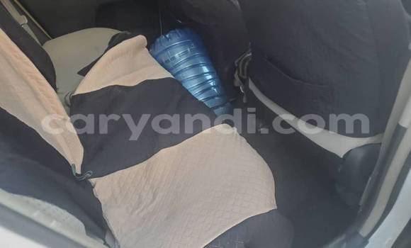 Acheter Occasion Voiture Toyota Vitz Blanc à Lusaka, Zambie Acheter Occasion Voiture Toyota Vitz Blanc à Lusaka, Zambie