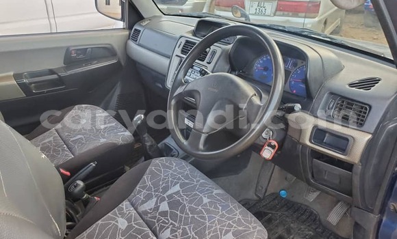 Acheter Occasion Voiture Mitsubishi Pajero iO Bleu à Lusaka, Zambie Acheter Occasion Voiture Mitsubishi Pajero iO Bleu à Lusaka, Zambie