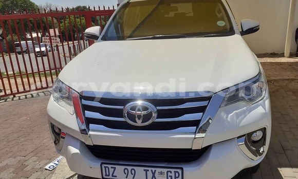 Acheter Occasion Voiture Toyota Fortuner Blanc à Isoka, Nord Acheter Occasion Voiture Toyota Fortuner Blanc à Isoka, Nord