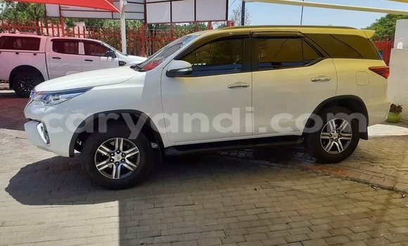Acheter Occasion Voiture Toyota Fortuner Blanc à Isoka, Nord Acheter Occasion Voiture Toyota Fortuner Blanc à Isoka, Nord
