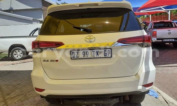 Acheter Occasion Voiture Toyota Fortuner Blanc à Isoka, Nord Acheter Occasion Voiture Toyota Fortuner Blanc à Isoka, Nord
