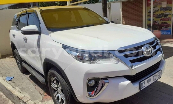 Acheter Occasion Voiture Toyota Fortuner Blanc à Isoka, Nord Acheter Occasion Voiture Toyota Fortuner Blanc à Isoka, Nord