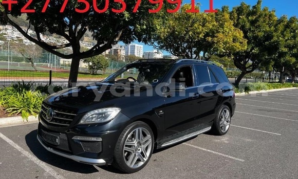 Acheter Occasion Voiture Mercedes‒Benz ML–Class Noir à Lusaka, Zambie Acheter Occasion Voiture Mercedes‒Benz ML–Class Noir à Lusaka, Zambie
