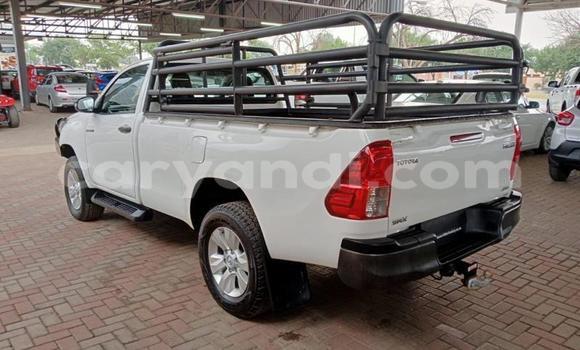 Acheter Occasion Voiture Toyota Hilux Blanc à Lusaka, Zambie Acheter Occasion Voiture Toyota Hilux Blanc à Lusaka, Zambie