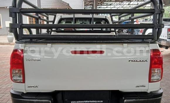 Acheter Occasion Voiture Toyota Hilux Blanc à Lusaka, Zambie Acheter Occasion Voiture Toyota Hilux Blanc à Lusaka, Zambie