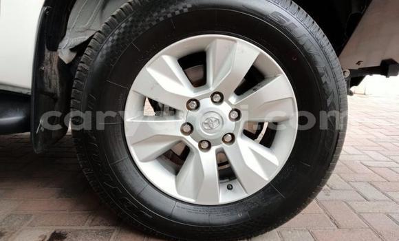 Acheter Occasion Voiture Toyota Hilux Blanc à Lusaka, Zambie Acheter Occasion Voiture Toyota Hilux Blanc à Lusaka, Zambie