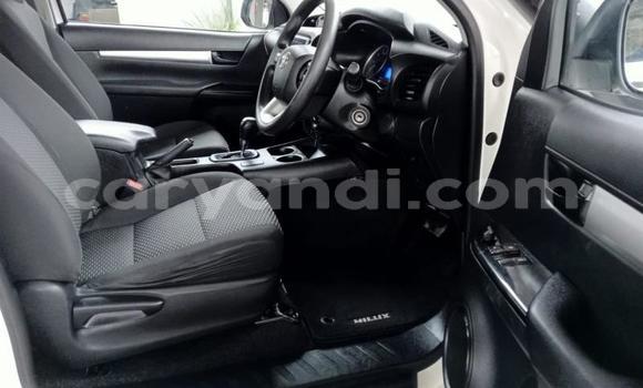 Acheter Occasion Voiture Toyota Hilux Blanc à Lusaka, Zambie Acheter Occasion Voiture Toyota Hilux Blanc à Lusaka, Zambie