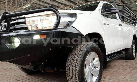 Acheter Occasion Voiture Toyota Hilux Blanc à Lusaka, Zambie Acheter Occasion Voiture Toyota Hilux Blanc à Lusaka, Zambie