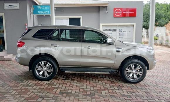 Acheter Occasion Voiture FORD MUSTANG Beige à Lusaka, Zambie Acheter Occasion Voiture FORD MUSTANG Beige à Lusaka, Zambie