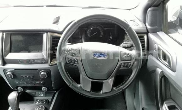 Acheter Occasion Voiture FORD MUSTANG Beige à Lusaka, Zambie Acheter Occasion Voiture FORD MUSTANG Beige à Lusaka, Zambie