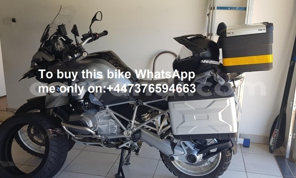 Nunua Ilio tumika BMW R1200GS Adventure Fedha Bike ndani ya Lusaka nchini Zambia Nunua Ilio tumika BMW R1200GS Adventure Fedha Bike ndani ya Lusaka nchini Zambia