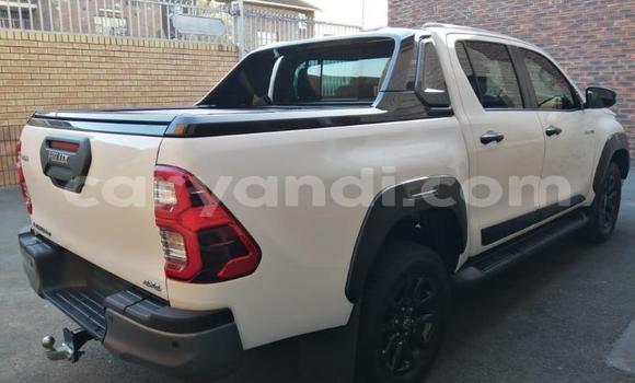 Acheter Occasion Voiture Toyota Hilux Blanc à Lusaka, Zambie Acheter Occasion Voiture Toyota Hilux Blanc à Lusaka, Zambie