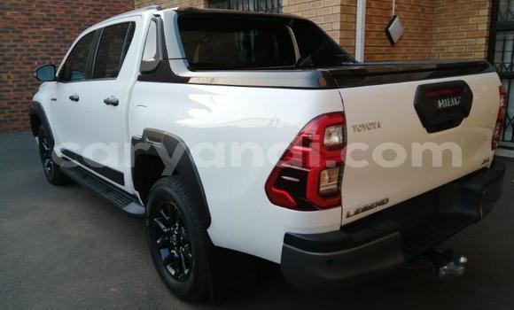 Acheter Occasion Voiture Toyota Hilux Blanc à Lusaka, Zambie Acheter Occasion Voiture Toyota Hilux Blanc à Lusaka, Zambie
