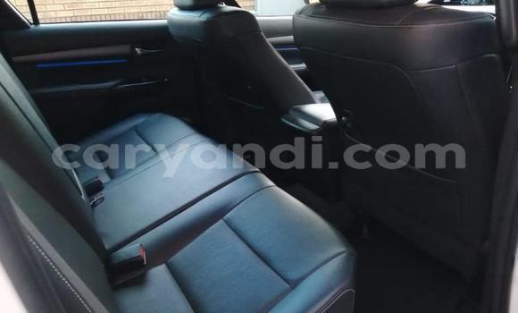 Acheter Occasion Voiture Toyota Hilux Blanc à Lusaka, Zambie Acheter Occasion Voiture Toyota Hilux Blanc à Lusaka, Zambie