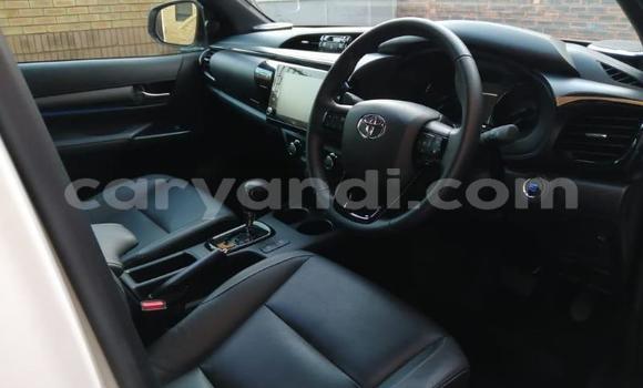 Acheter Occasion Voiture Toyota Hilux Blanc à Lusaka, Zambie Acheter Occasion Voiture Toyota Hilux Blanc à Lusaka, Zambie