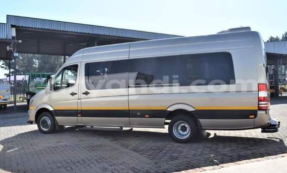 Acheter Occasion Utilitaire Mercedes–Benz Sprinter Beige à Lusaka, Zambie Acheter Occasion Utilitaire Mercedes–Benz Sprinter Beige à Lusaka, Zambie