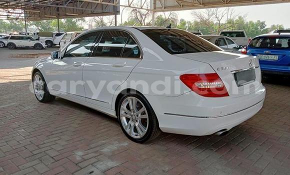Acheter Occasion Voiture Mercedes-Benz C-Classe Blanc à Lusaka, Zambie Acheter Occasion Voiture Mercedes-Benz C-Classe Blanc à Lusaka, Zambie