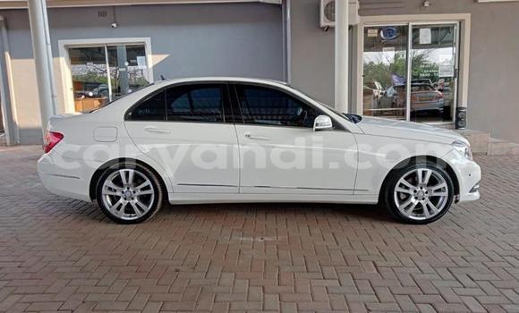 Acheter Occasion Voiture Mercedes-Benz C-Classe Blanc à Lusaka, Zambie Acheter Occasion Voiture Mercedes-Benz C-Classe Blanc à Lusaka, Zambie