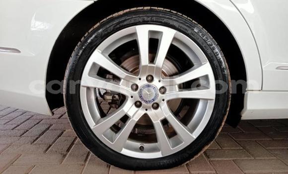 Acheter Occasion Voiture Mercedes-Benz C-Classe Blanc à Lusaka, Zambie Acheter Occasion Voiture Mercedes-Benz C-Classe Blanc à Lusaka, Zambie