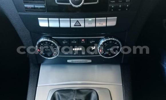 Acheter Occasion Voiture Mercedes-Benz C-Classe Blanc à Lusaka, Zambie Acheter Occasion Voiture Mercedes-Benz C-Classe Blanc à Lusaka, Zambie