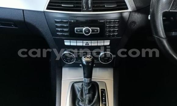 Acheter Occasion Voiture Mercedes-Benz C-Classe Blanc à Lusaka, Zambie Acheter Occasion Voiture Mercedes-Benz C-Classe Blanc à Lusaka, Zambie