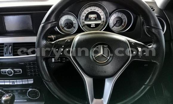 Acheter Occasion Voiture Mercedes-Benz C-Classe Blanc à Lusaka, Zambie Acheter Occasion Voiture Mercedes-Benz C-Classe Blanc à Lusaka, Zambie