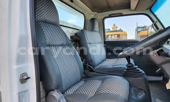 Acheter Occasion Utilitaire Nissan UD Blanc à Isoka, Nord Acheter Occasion Utilitaire Nissan UD Blanc à Isoka, Nord