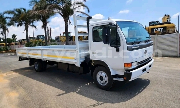 Acheter Occasion Utilitaire Nissan UD Blanc à Isoka, Nord Acheter Occasion Utilitaire Nissan UD Blanc à Isoka, Nord