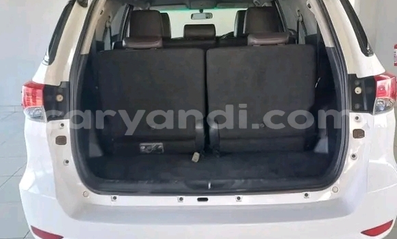 Acheter Occasion Voiture Toyota Fortuner Blanc à Isoka, Nord Acheter Occasion Voiture Toyota Fortuner Blanc à Isoka, Nord