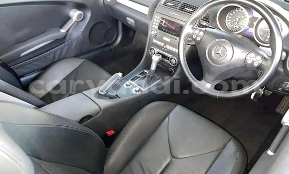 Acheter Occasion Voiture Mercedes‒Benz SLK–Class Noir à Isoka, Nord Acheter Occasion Voiture Mercedes‒Benz SLK–Class Noir à Isoka, Nord