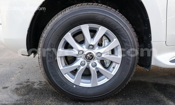 Tenga Imported Toyota Land Cruiser Chena Mota in Import - Dubai in Zambia Tenga Imported Toyota Land Cruiser Chena Mota in Import - Dubai in Zambia