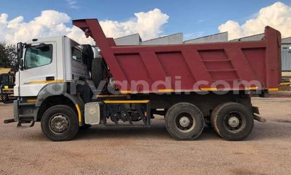 Acheter Occasion Utilitaire Mercedes–Benz Truck Autre à Isoka, Nord Acheter Occasion Utilitaire Mercedes–Benz Truck Autre à Isoka, Nord