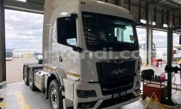 Acheter Occasion Utilitaire Man TGX Blanc à Lusaka, Zambie Acheter Occasion Utilitaire Man TGX Blanc à Lusaka, Zambie