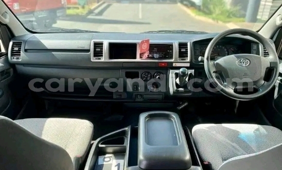 Acheter Occasion Voiture Toyota Progrès Blanc à Lusaka, Zambie Acheter Occasion Voiture Toyota Progrès Blanc à Lusaka, Zambie