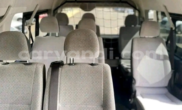 Acheter Occasion Voiture Toyota Progrès Blanc à Lusaka, Zambie Acheter Occasion Voiture Toyota Progrès Blanc à Lusaka, Zambie