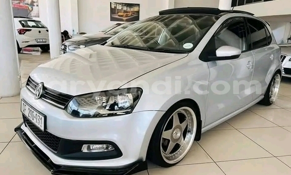 Acheter Occasion Voiture Volkswagen Polo Gris à Lusaka, Zambie Acheter Occasion Voiture Volkswagen Polo Gris à Lusaka, Zambie
