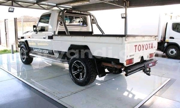 Buy Used Toyota Land Cruiser White Car in Lusaka in Zambia Buy Used Toyota Land Cruiser White Car in Lusaka in Zambia