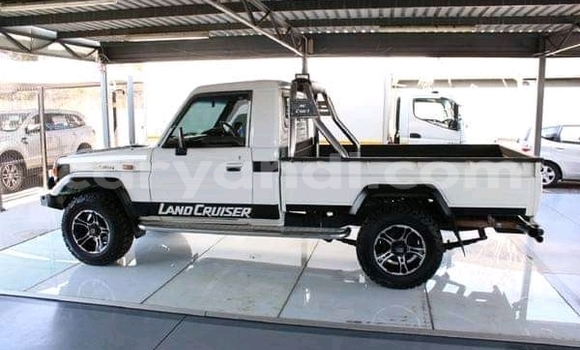 Buy Used Toyota Land Cruiser White Car in Lusaka in Zambia Buy Used Toyota Land Cruiser White Car in Lusaka in Zambia