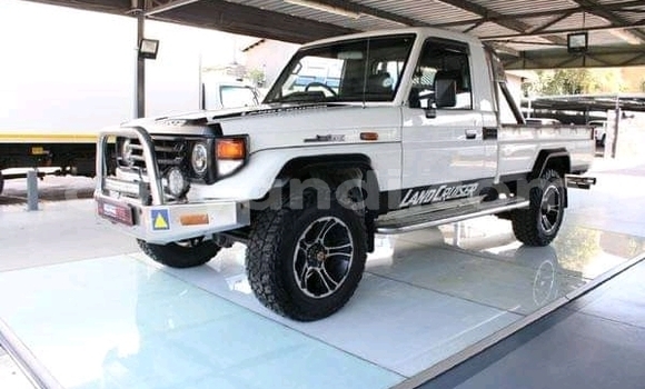 Buy Used Toyota Land Cruiser White Car in Lusaka in Zambia Buy Used Toyota Land Cruiser White Car in Lusaka in Zambia