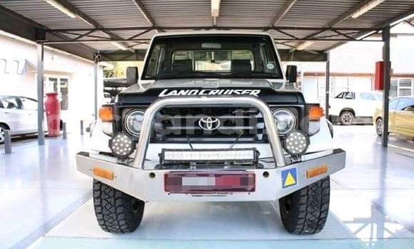 Buy Used Toyota Land Cruiser White Car in Lusaka in Zambia Buy Used Toyota Land Cruiser White Car in Lusaka in Zambia